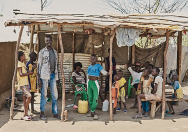 SUROUNDING KAKUMA MANUT FAMILY RENE HABERMACHER 006 PREVIEW 0